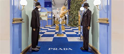 Collection Prada pour Homme. Livraison et retours .